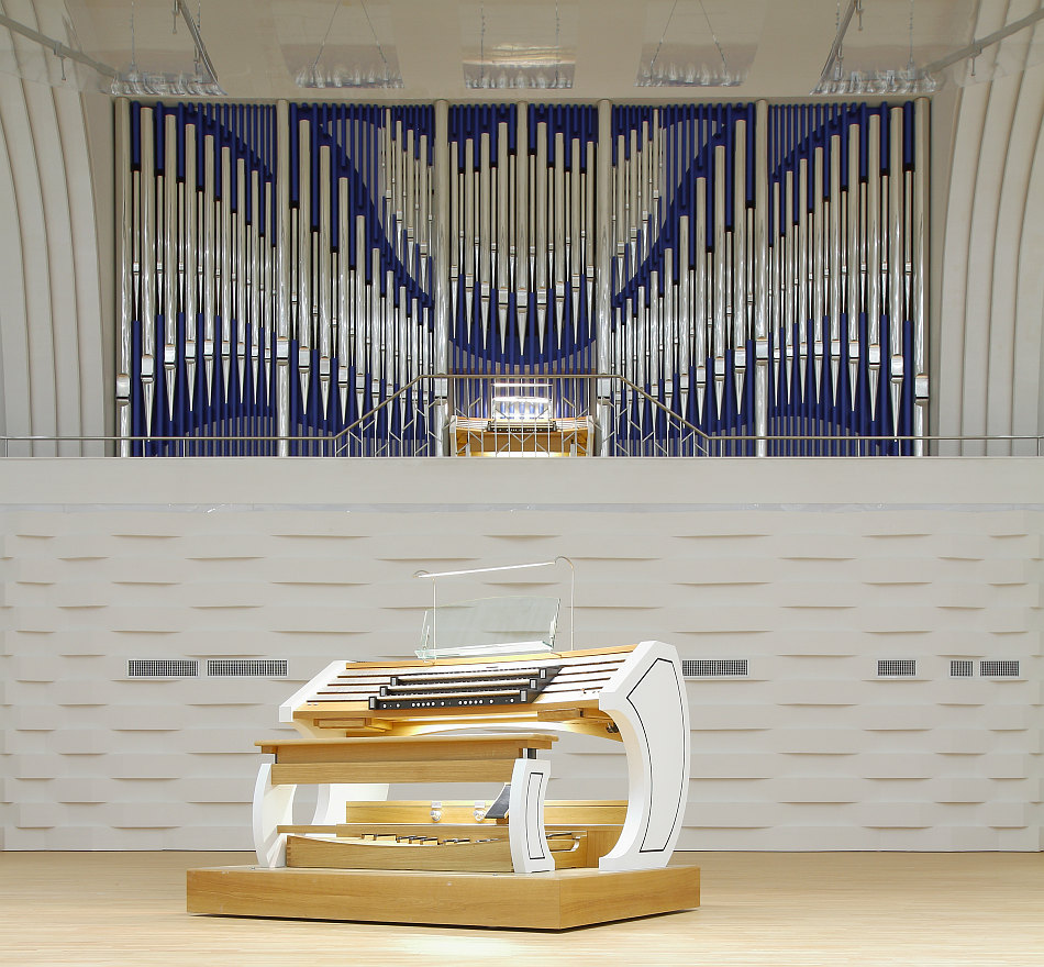 09-Konzertorgel mit zweitem Spieltisch auf der Orchesterbuehne.JPG